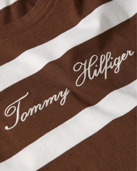 SCRIPT REG C-NK SS T-SHIRT