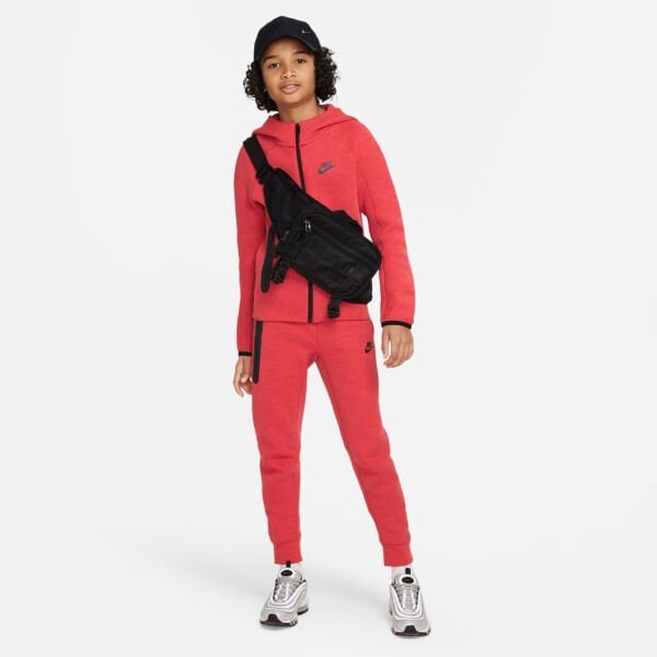 B NSW TECH FLC FZ