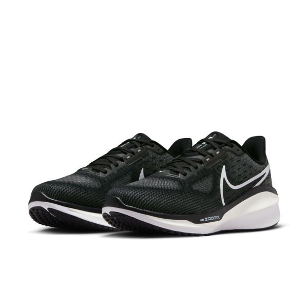 NIKE VOMERO 17