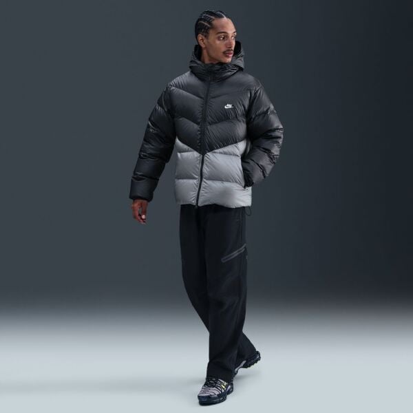 M NK WINDRUNNER STMNT DWN JKT
