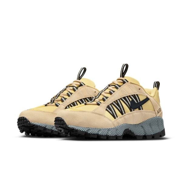 W NIKE AIR HUMARA
