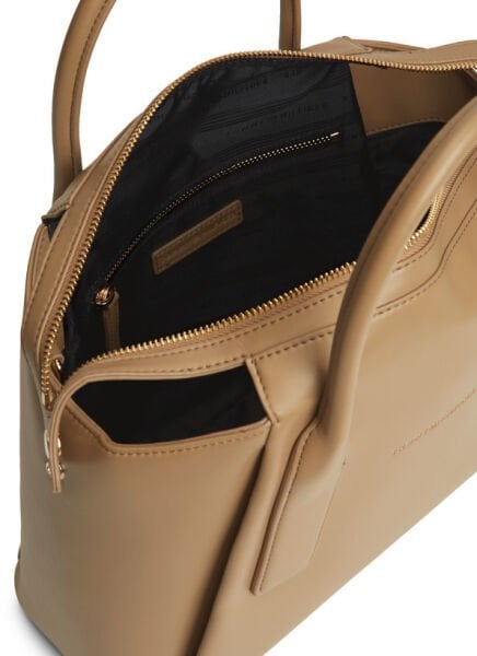 TH ESSENTIAL SATCHEL