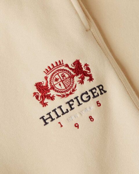 REG VARSITY CREST SWEATPANTS