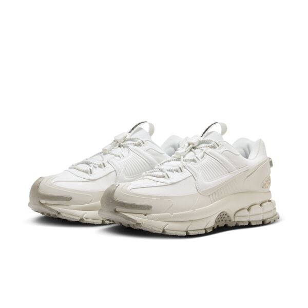 NIKE ZOOM VOMERO ROAM