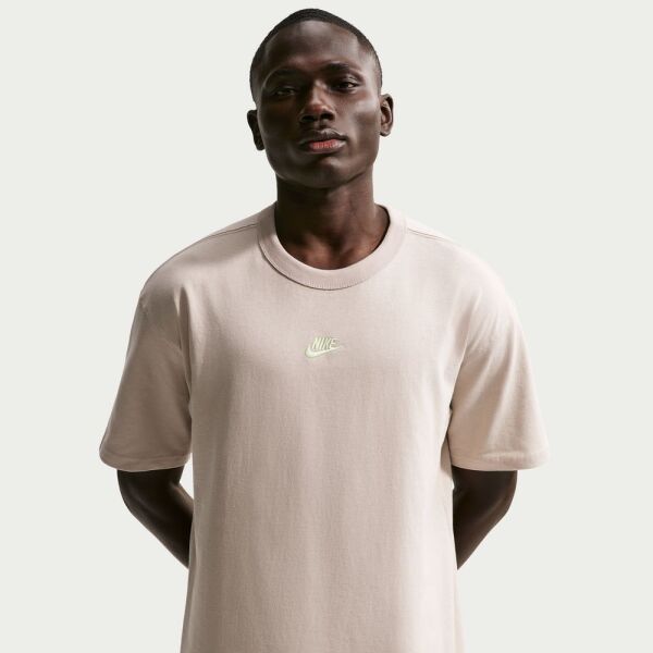 M NSW TEE LSE PREM ESS SUST