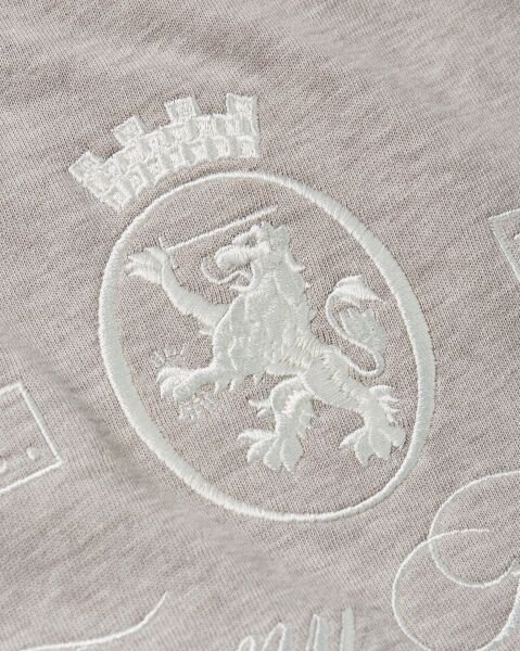 VARSITY CREST RLX SS TEE