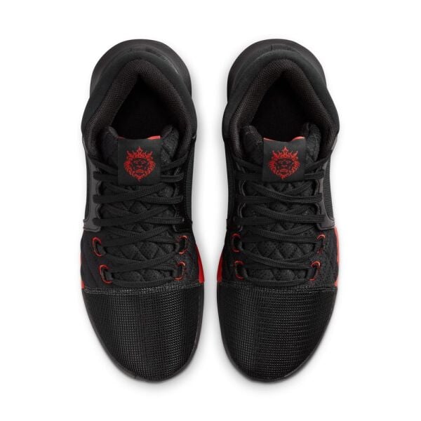 LEBRON WITNESS VIII