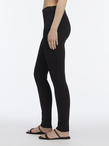 TECHNICAL KNIT LEGGING
