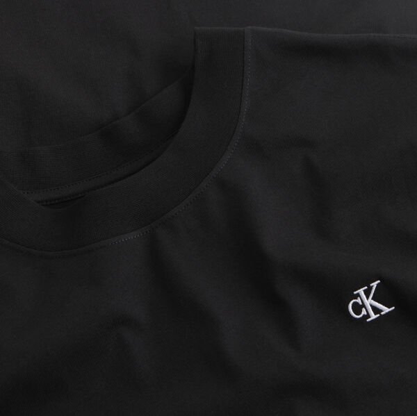 SERIF FONT GRAPHIC TEE