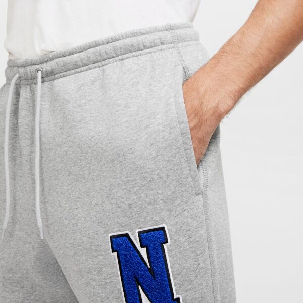 M NK CLUB BB CF PANT LTTRS