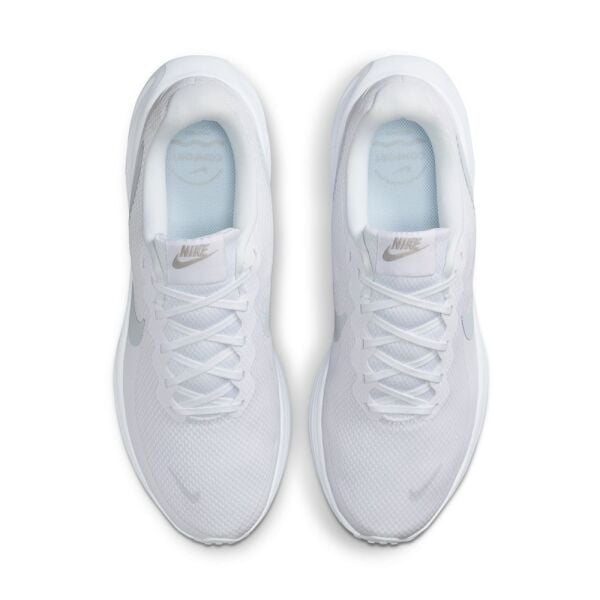 NIKE REVOLUTION 8