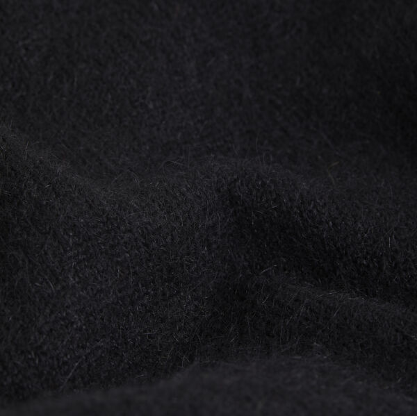 FLUFFY YARN V-NECK SWEATER