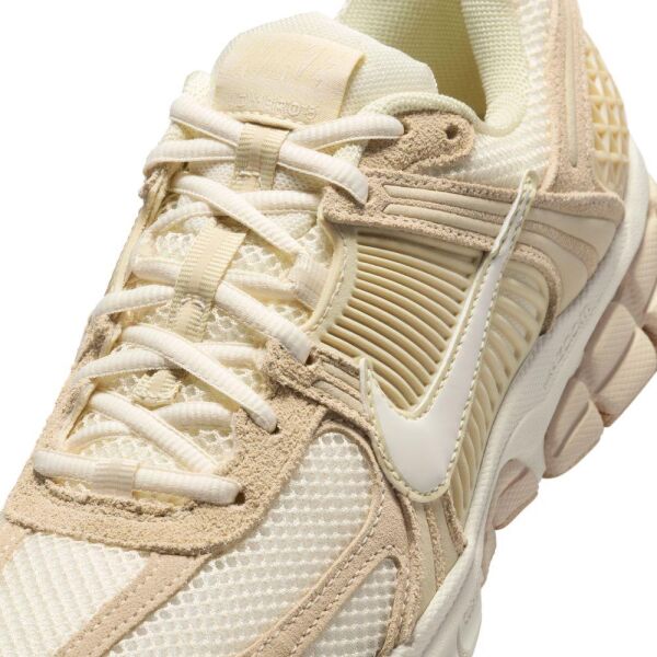 W NIKE ZOOM VOMERO 5