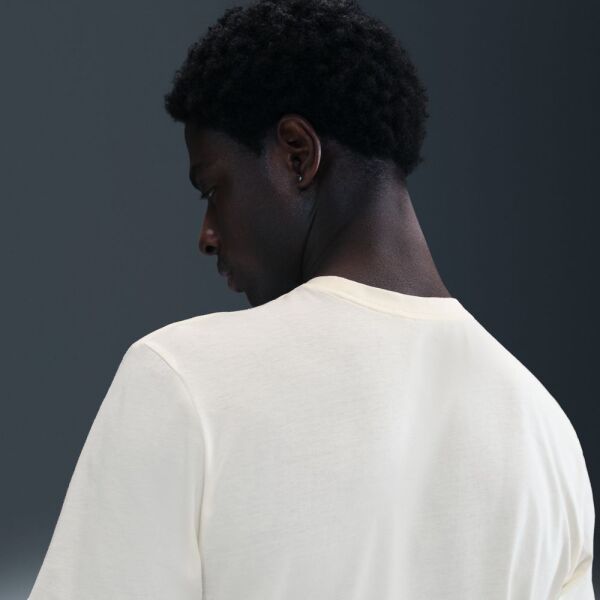 U NSW TEE OC FB GFX BRNDRD