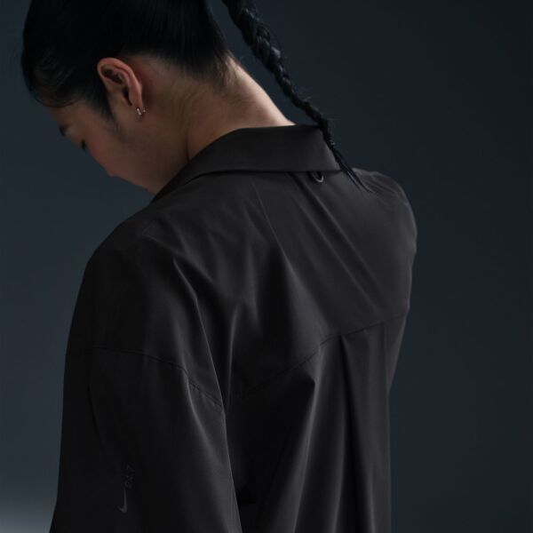 W NK 24.7 DF LS SHIRT WVN