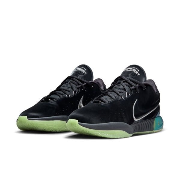 LEBRON XXI