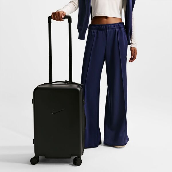 NK 22IN HARDSHELL LUGGAGE