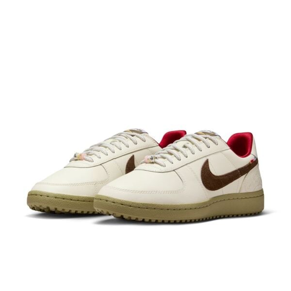 WMNS NIKE FIELD GENERAL