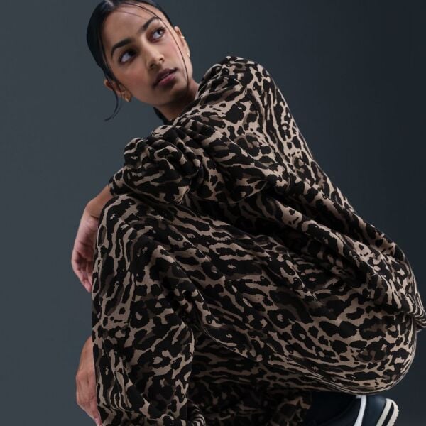 W NSW PHNX FLC HR OS AOP PNT