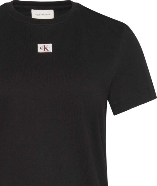 SS WOVEN LABEL CLASSIC FIT TEE