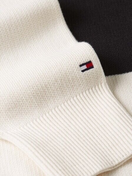 MODERN ATHLEISURE ZIP MOCK