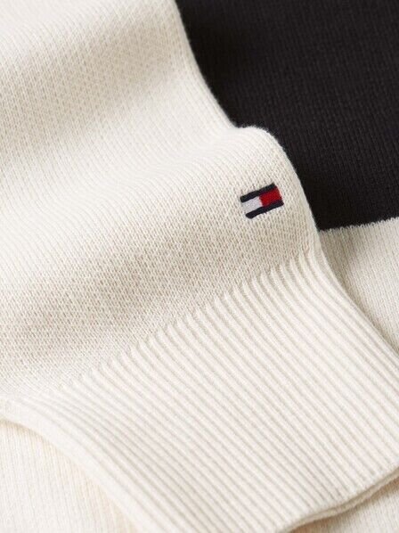 MODERN ATHLEISURE ZIP MOCK