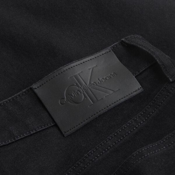 SLIM SHORT