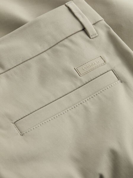 SATEEN STRETCH SLIM CHINO