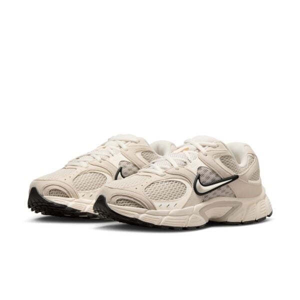 W NIKE V5 RNR