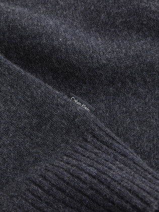 LUXURY WOOL TURTLE NECK