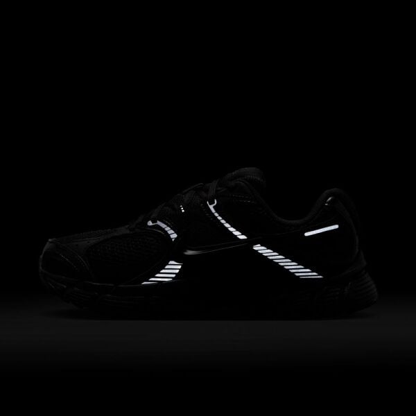W NIKE V5 RNR