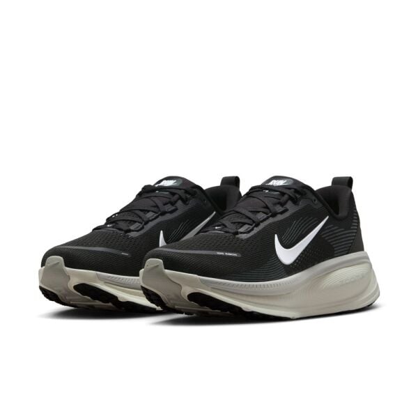 NIKE VOMERO 18