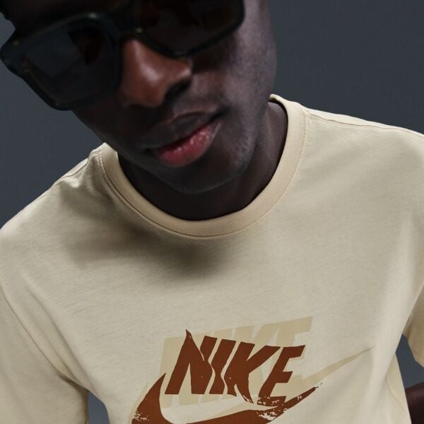 M NSW TEE 12MO FUTURA SP25