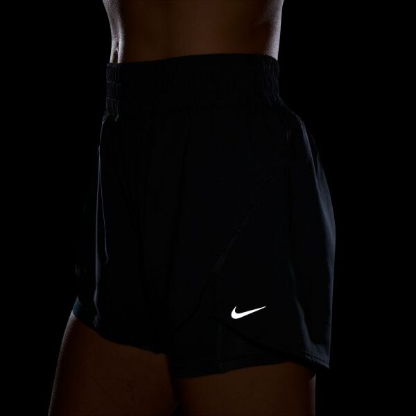 W NK ONE DF HR 2IN1 SHORT CPS