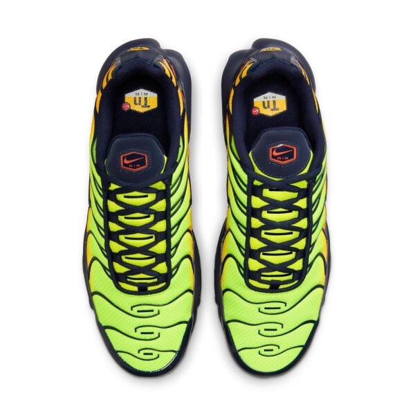 NIKE AIR MAX PLUS