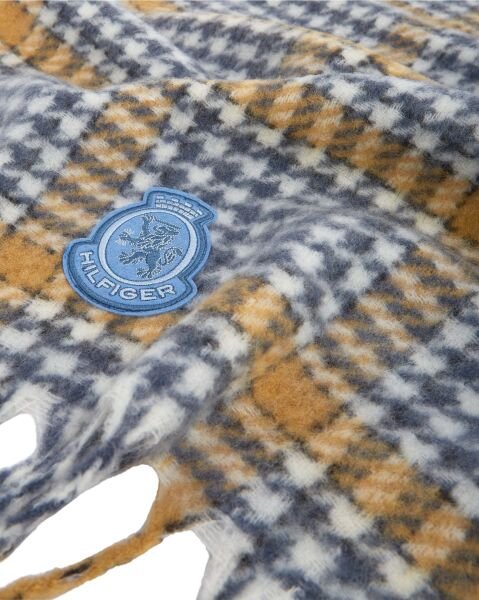 TH CREST FLUFFY SCARF