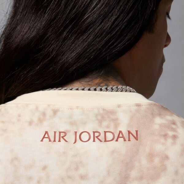 M J AIR JDN 85 GX SS CREW
