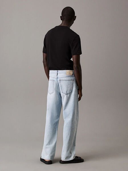 TEXTURED EMBROIDERY T-SHIRT