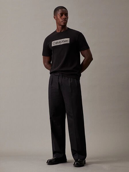TEXTURED EMBROIDERY T-SHIRT