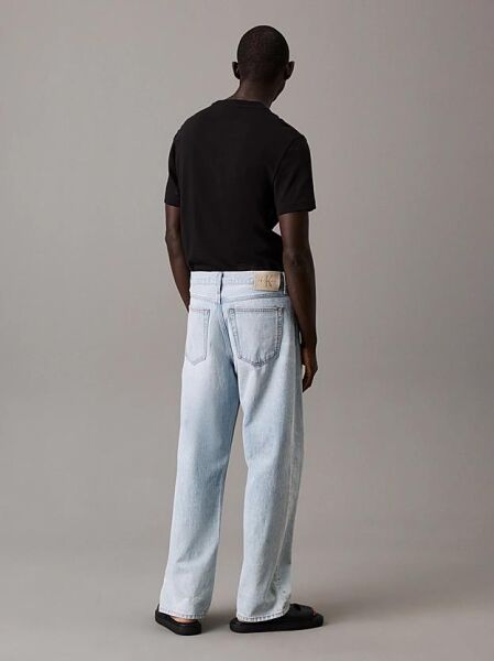TEXTURED EMBROIDERY T-SHIRT