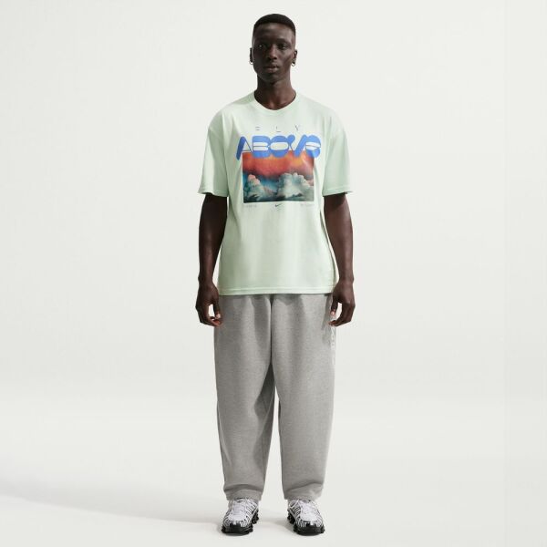 U NSW TEE LSE FLY ABOVE