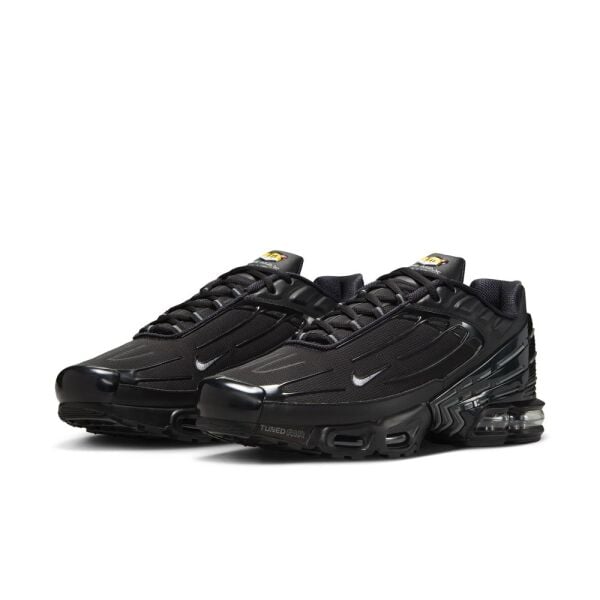 NIKE AIR MAX PLUS III