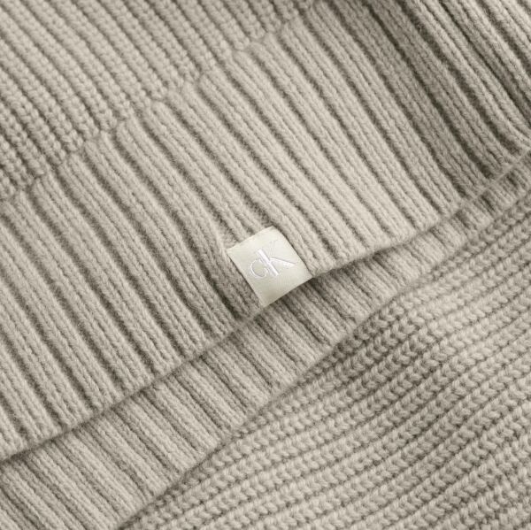 CHUNKY V-NECK SWEATER
