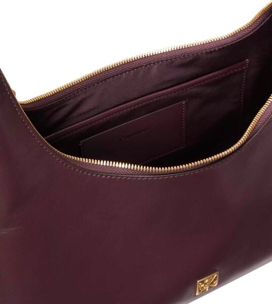 EMBLEM LEATHER SHOULDER BAG