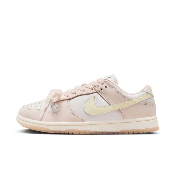 W NIKE DUNK LOW PRM