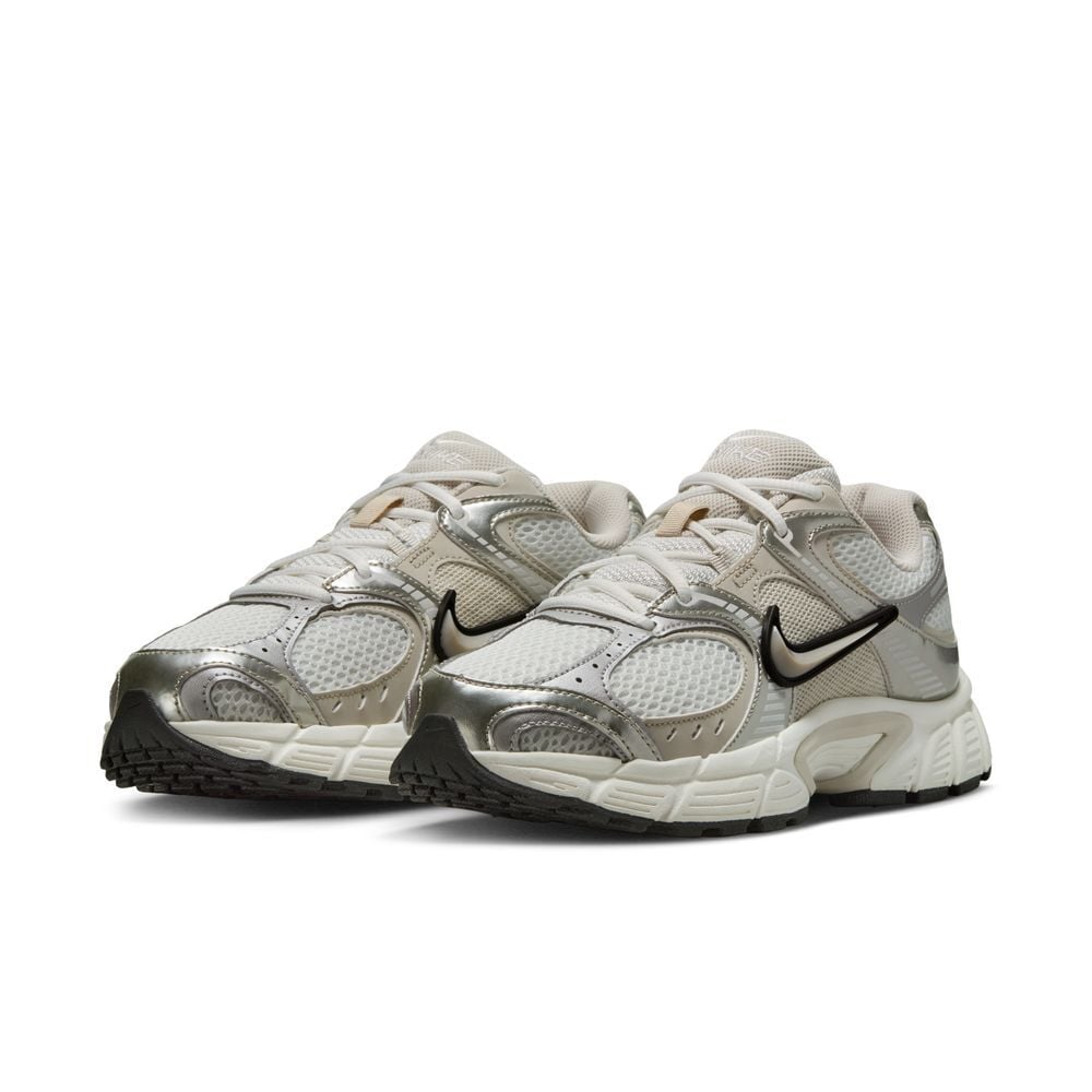 W NIKE V5 RNR