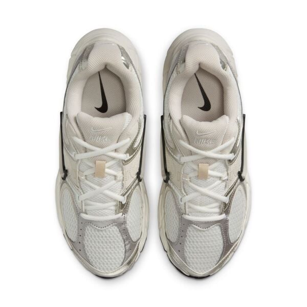 W NIKE V5 RNR