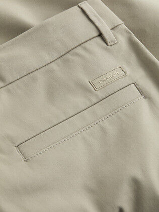 SATEEN STRETCH SLIM CHINO