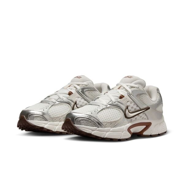 W NIKE V5 RNR