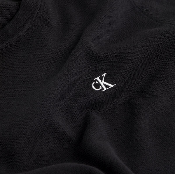 MODERN CREW NECK SWEATER